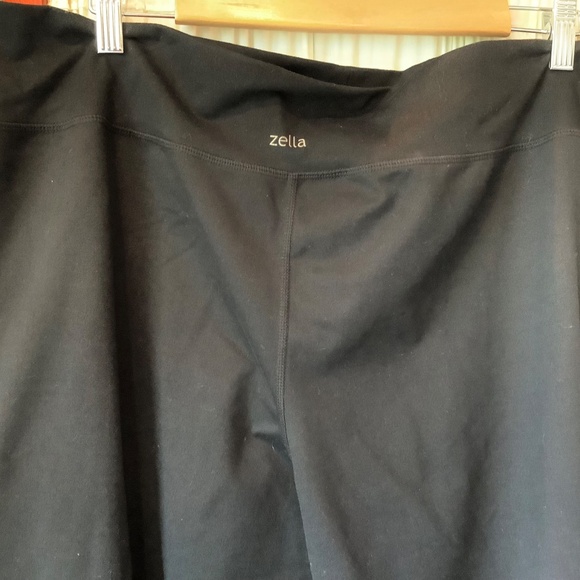 Zella Black Athletic Workout Athleisure Pants Capri Crop Womens 20W - Picture 4 of 5